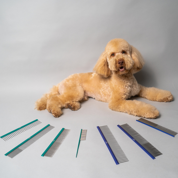 Line combing top dog